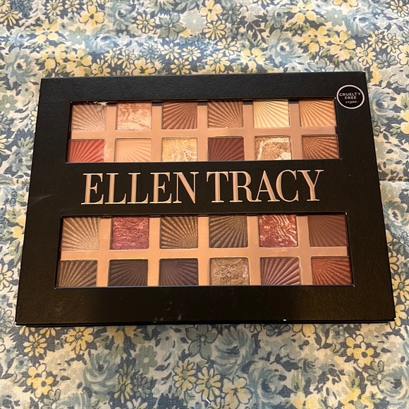Ellen Tracy Other - Ellen Tracy eyeshadow palette